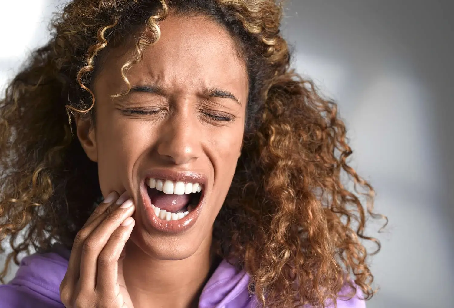 How Can You Soothe Sensitivity After a Teeth Whitening Session Stafford?